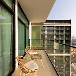 Cozy 1Br With Balcony In Binghatti Emerald
