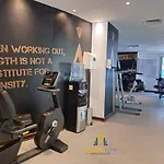 Chic 2 Bed In Dubai Marina, Hosted By Desert City Stays