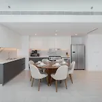 Beautiful 2 Bedroom Sea Views At La Vie Jbr