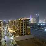 Stylish 3Br Apartment With Burj Khalifa & Pool Views