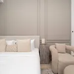 Brand New Bloom Studio With Marina Skyline