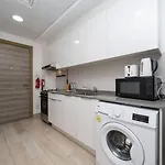 Brand New Bloom Studio With Marina Skyline