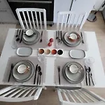 Modern 2Br -5Min To Metro & Festival Mall- 1211