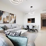 Stunning Burj Views New Luxe 2Br Dubai Mall Access