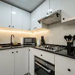 Dubai Marina - 1 Bhk Elegant Apartment