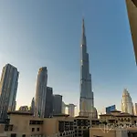Lux & Cozy 1 Bedroom Apartment Steps Away From Burj Khalifa & Dubai Mall
