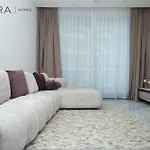 Mira Holiday Homes - Newly 2 Bedroom With Balcony In Business Bay