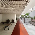High Floor - 2Br Apartment In Marina Arcade, Dubai Marina - Allsopp & Allsopp