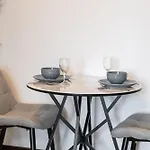 Chic Studio In Goldcrest Views, Jlt