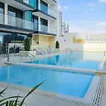 Elegant 1 Bed Apartment In Jvc