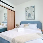 Elegant 1 Bed Apartment In Jvc