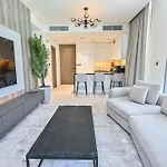 1Br By Dubai Crystal Lagoon In District One Meydan