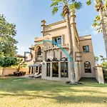 Luxurious 4Br With Maids Room Villa In Canal Cove, Palm Jumeirah By Deluxe Holiday Homes