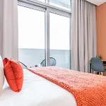 Silkhaus Studio In Difc With Burj Khalifa View, Pool & Gym