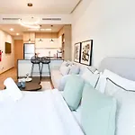 Rokane G25 Studio Modern Comfort With City Views