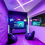 Exceptional 1Br 5 Mins Burj Khalifa With Gaming Room