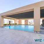 Sleek 1 Bedroom In Burj Royale With Canal View