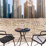 La Vie, Jbr - Your Perfect Holiday Gateway