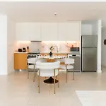 La Vie, Jbr - Your Perfect Holiday Gateway