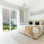 La Vie, Jbr - Your Perfect Holiday Gateway
