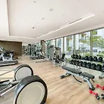 Silkhaus Luxurious 1 Bdr High End Neighborhood