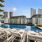 Silkhaus Luxurious 1 Bdr High End Neighborhood