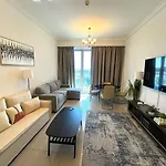 Modern & Cozy 1-Br In Business Bay