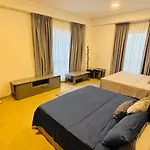 Holidays And Vacations In Marina Beach Dubai