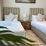 Stylish 2 Bedroom Apartment With Private Pool Jvc
