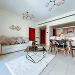 Gorgeous One Bedroom Apartment In The Heart Of Dubai