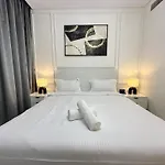 5242 Emaar T1 Dubai Marina - Infinity Homes