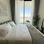 Cozy Modern 1-Bedroom In Jvc