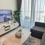 Cozy Modern 1-Bedroom In Jvc