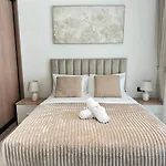Fully Furnished 1Br With Balcony