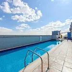 Luxurious Studio - Golf View - Sports City - Dubai