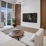 13 - Comfy 2Br Family Apartment With Breathtaking Waterfront View - Free Parking