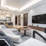Eye-Catching 1 Bedroom Apartment In Nobles Tower