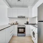 Modern 1Br With Balcony, Pool & Stunning City Views