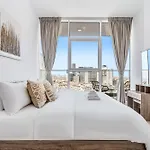 Modern 1Br With Balcony, Pool & Stunning City Views