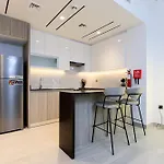 Stylish Stu In Medore Apt With Modern Amenities