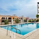 Lux The La Mer Luxury Burj View Suite 3
