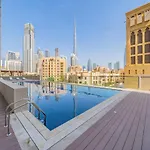 Modern Retreat With Balcony And Burj Khalifa View