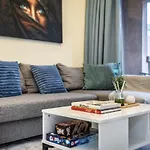 Spacious 1-Br Opposite Mall With Huge Pool & Gym