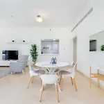Stylish 1-Bedroom With Stunning Marina Views At Dorra Bay