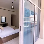 Paradise View Bay Square