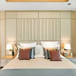 1Br Suite Five Luxe - Pool & Beach View - Private Hot Tub - Ventura Stays