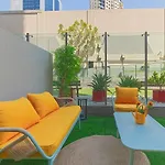 Hawaii Stay In Dubai Downtown