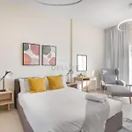 Private Balcony With Peaceful Community View Studio, Azizi Samia, Jebel Ali By Deluxe Holiday Homes