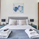 Exceptional 1Br Flat Wbalcony Gym & Pool In Jvc