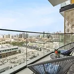 Exceptional 1Br Flat Wbalcony Gym & Pool In Jvc